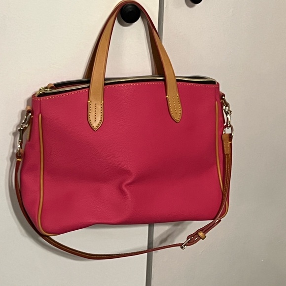 👜 Dooney & Bourke Small Daniela Satchel - Dark Pink- EUC- Crossbody - Picture 2 of 11